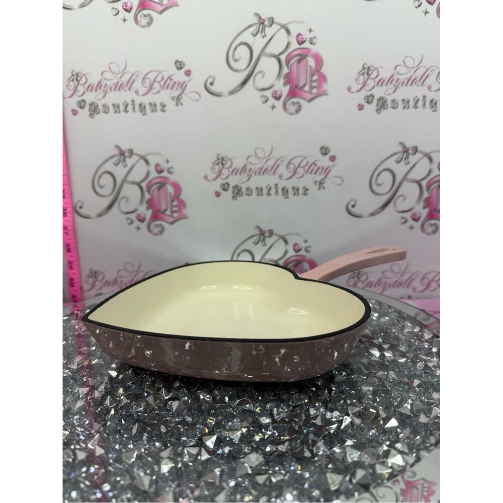 3 pots pans heart shape cast iron Pink Heart-Shaped Cookware Set lids gold knob - Picture 4 of 12